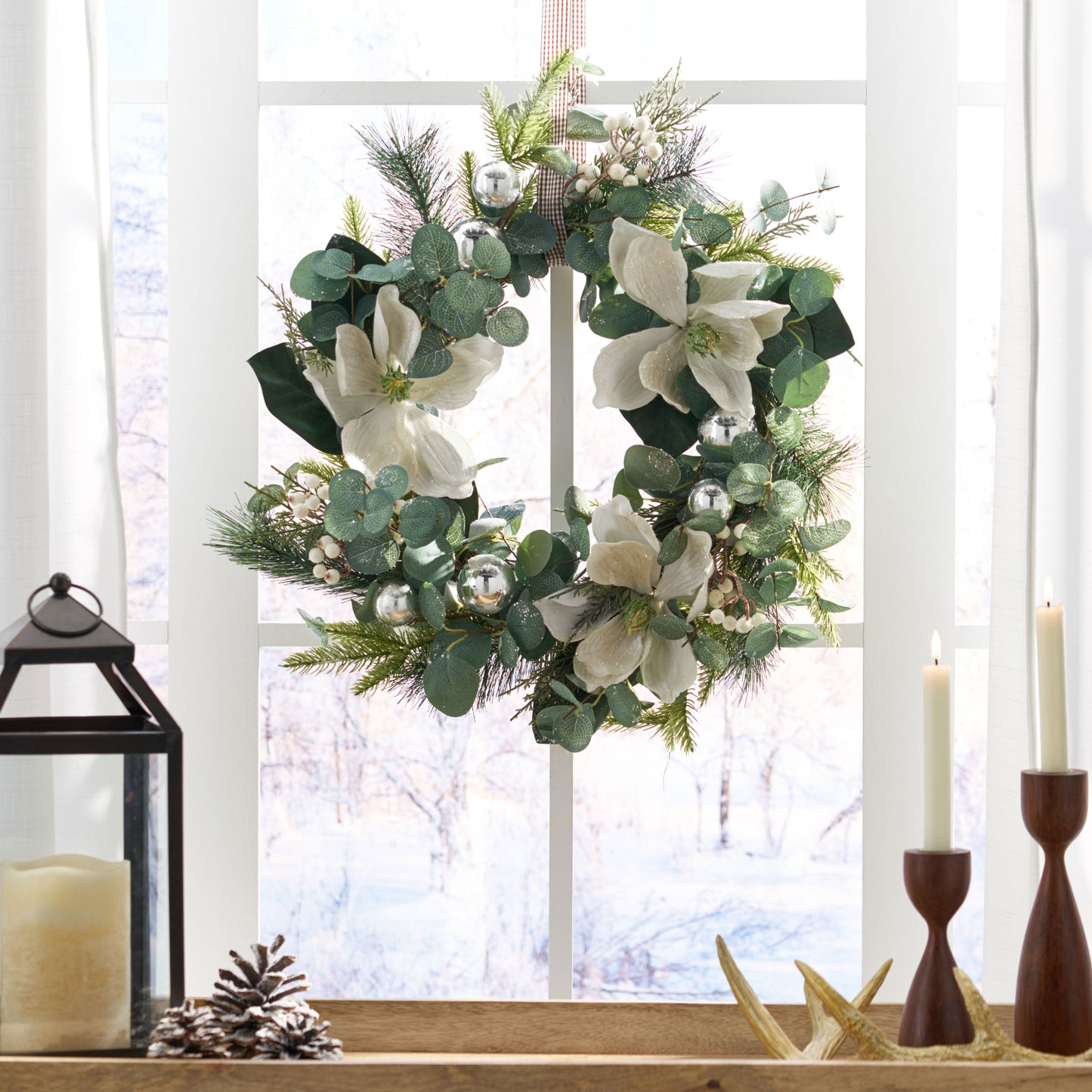 Glaive 21.75-inch Leaves and Magnolia Wreath