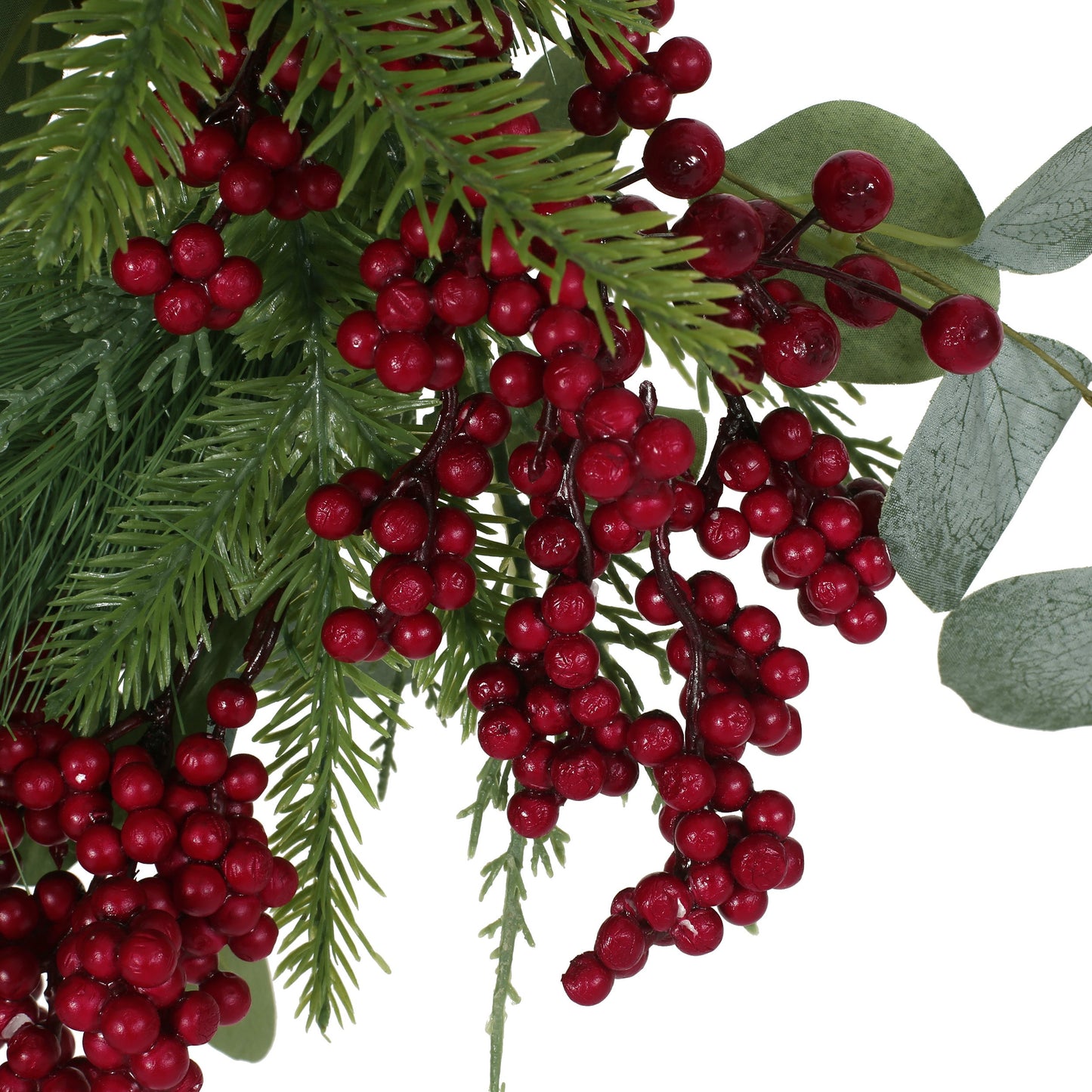 Feron 22-inch Berry/Eucalyptus/Pine Cone Wreath