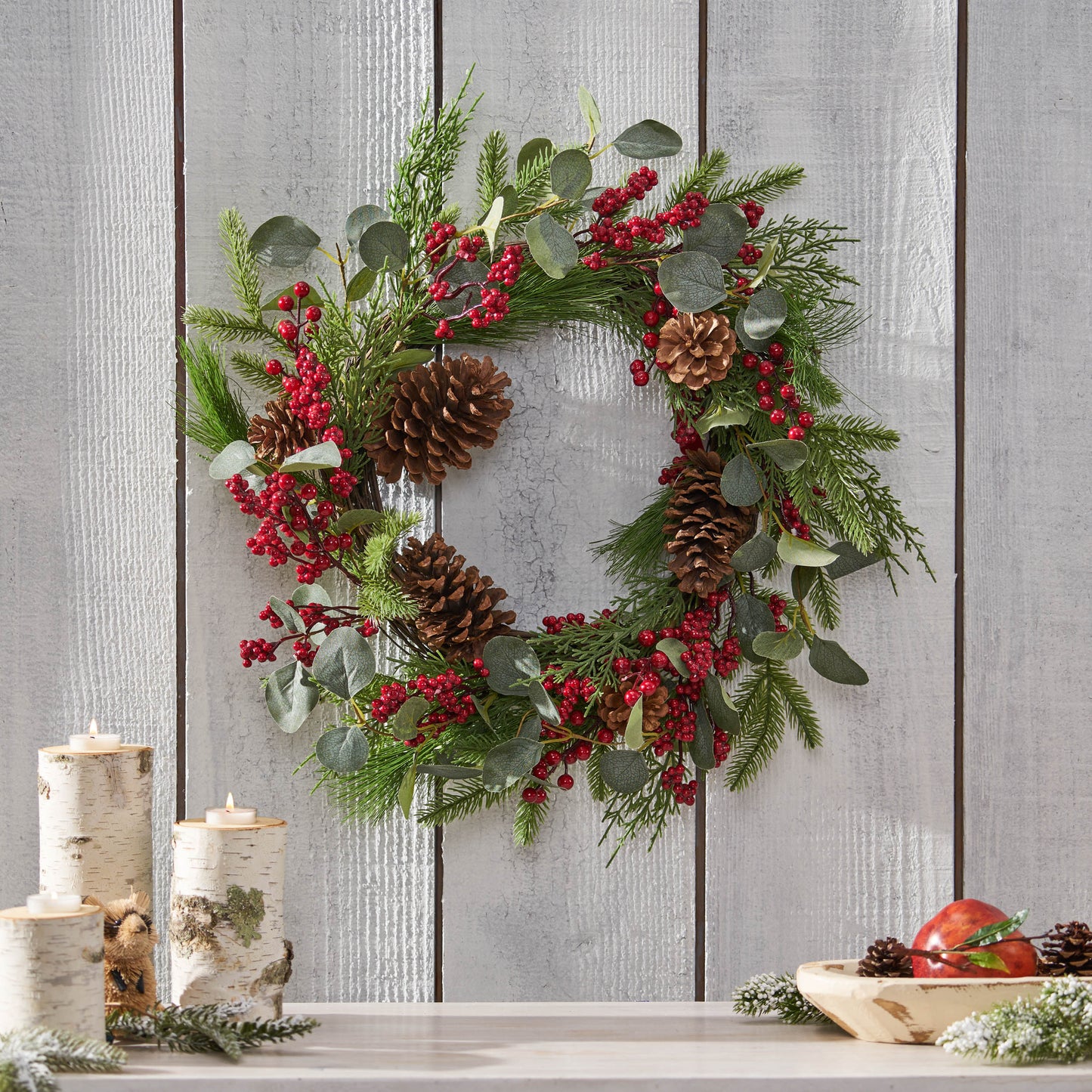 Feron 22-inch Berry/Eucalyptus/Pine Cone Wreath