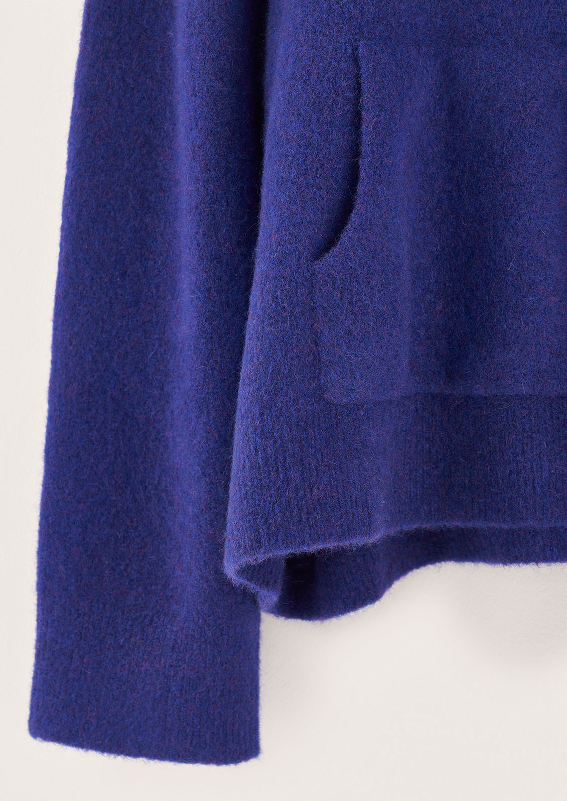 Dera Hooded Sweater