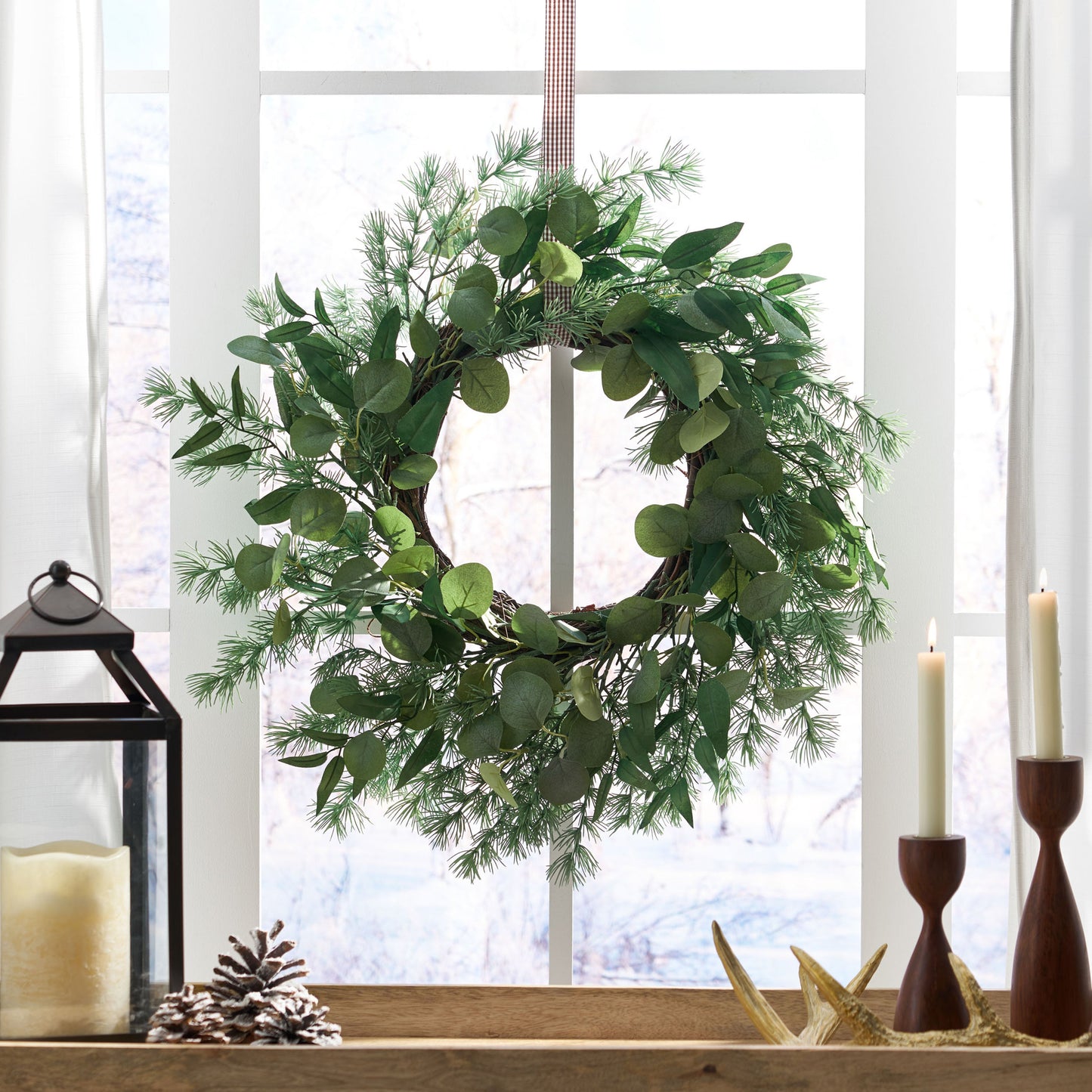 Xorin 24.5-inch Leaves Wreath