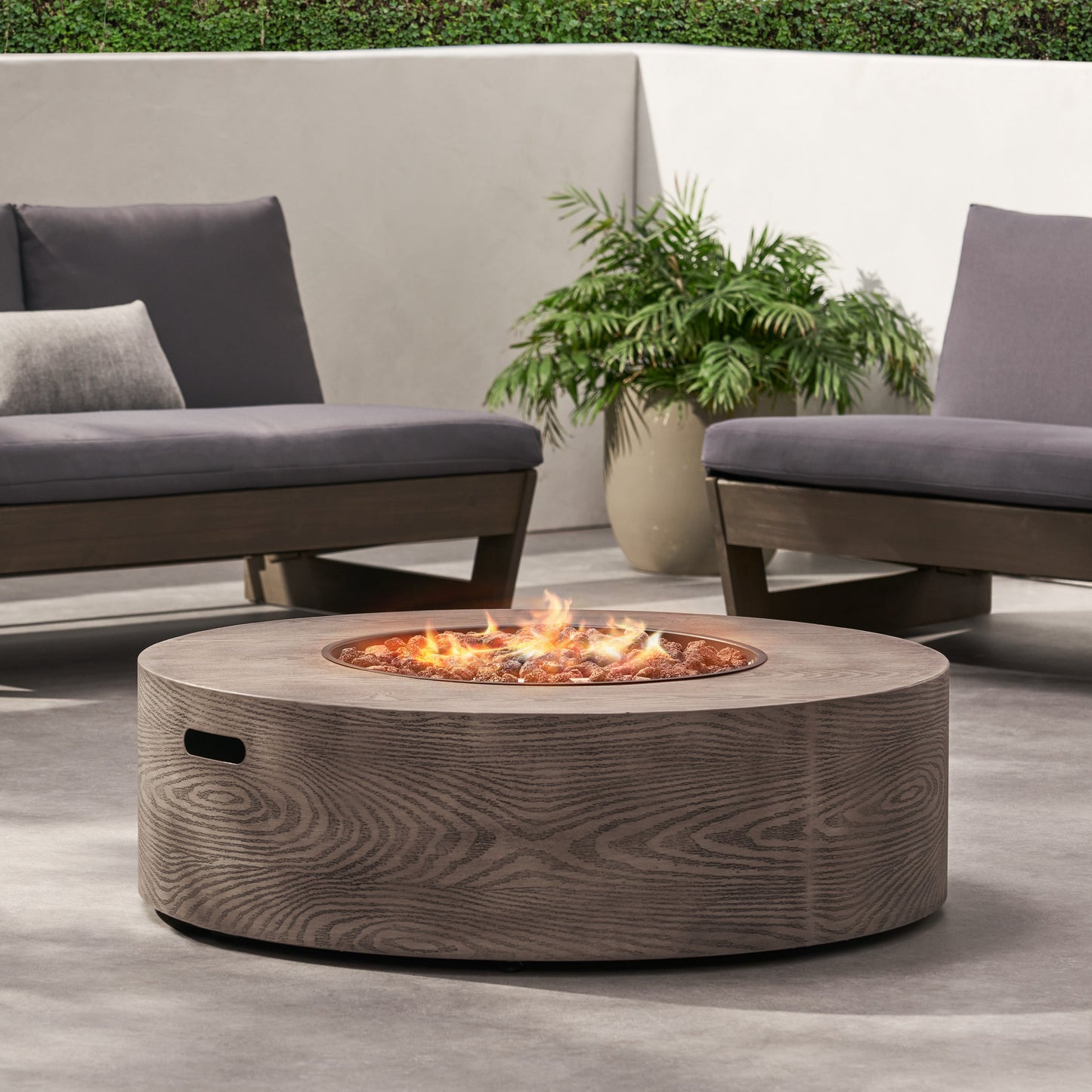 Outdoor Round Firepit with Iron Frame