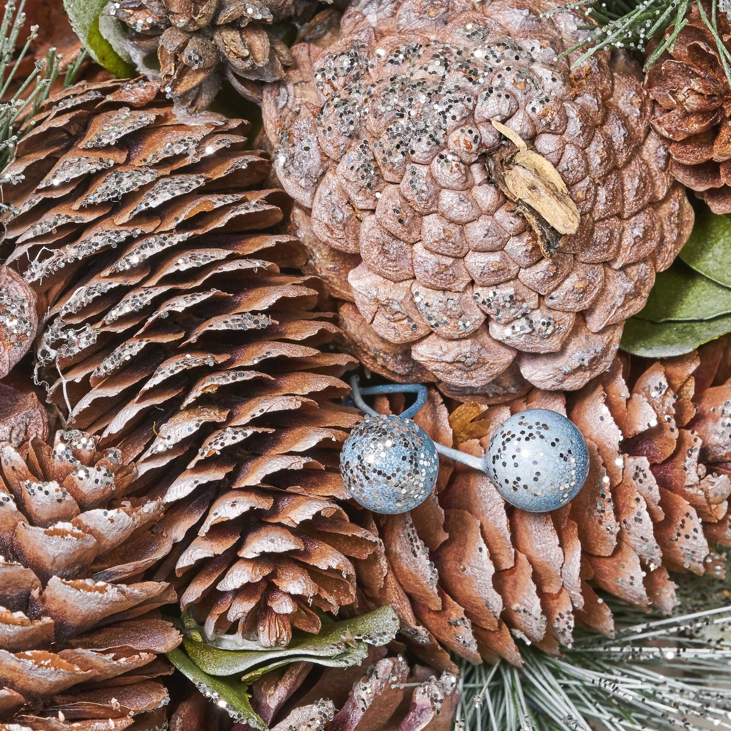 Fylia 18.5'' Pine Cone Wreath