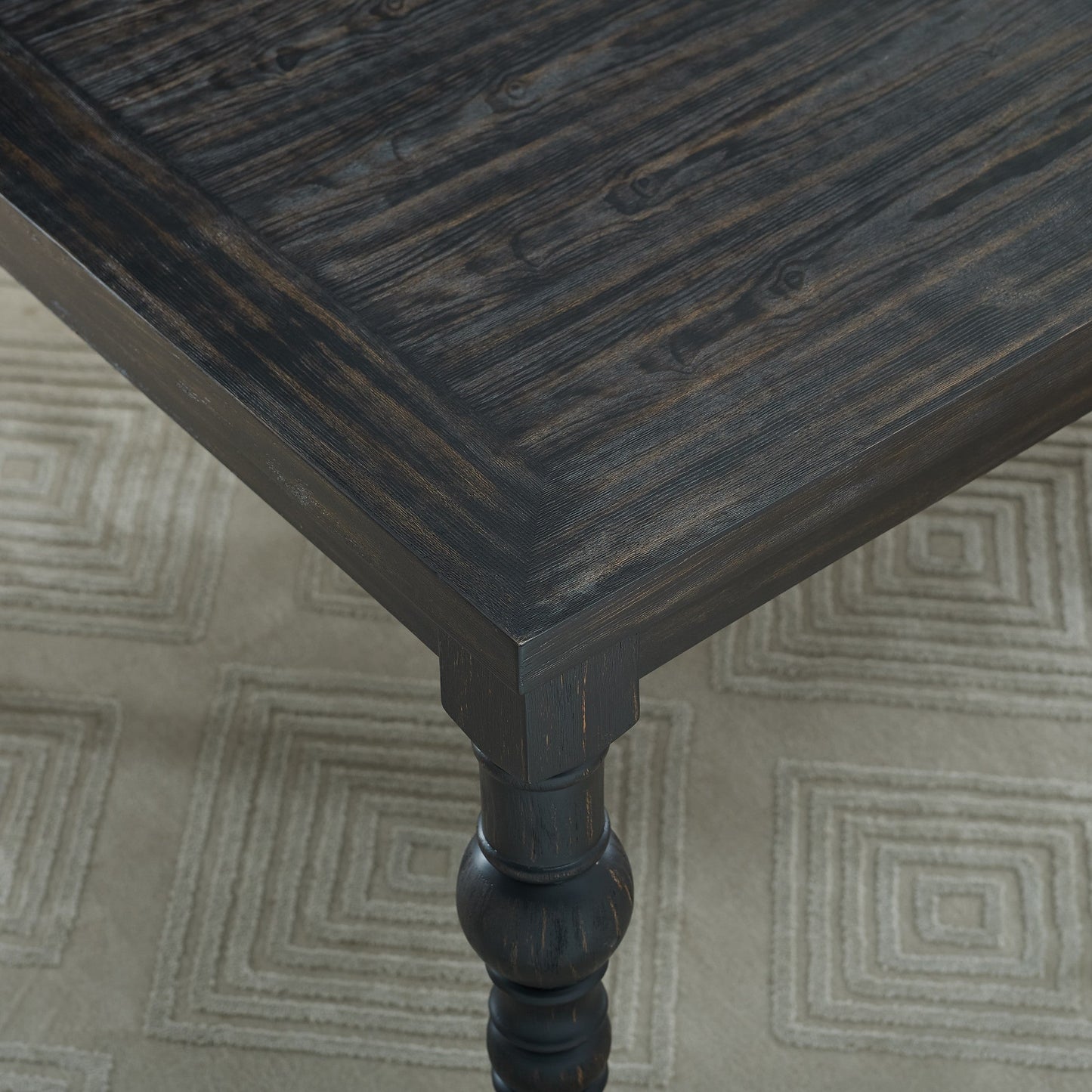Wood Dining Table with Turned Leg and Rectangle Top