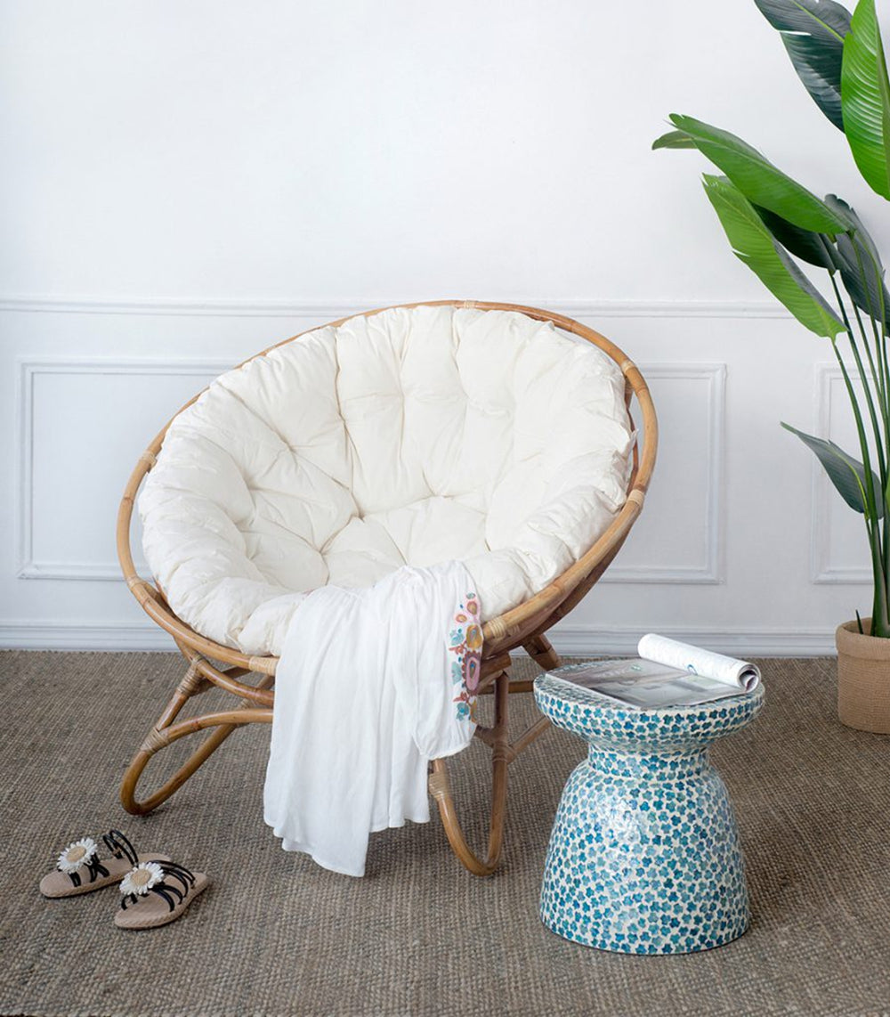 Outdoor Round Side Table with Chalice Shape