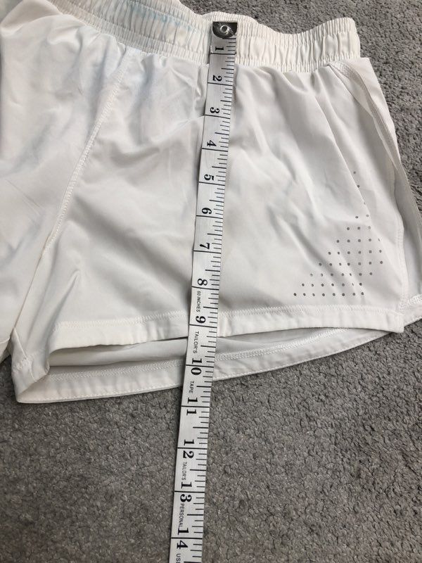 Under Armour Shorts Womens X Small White Activewear Athletic Heatgear Running