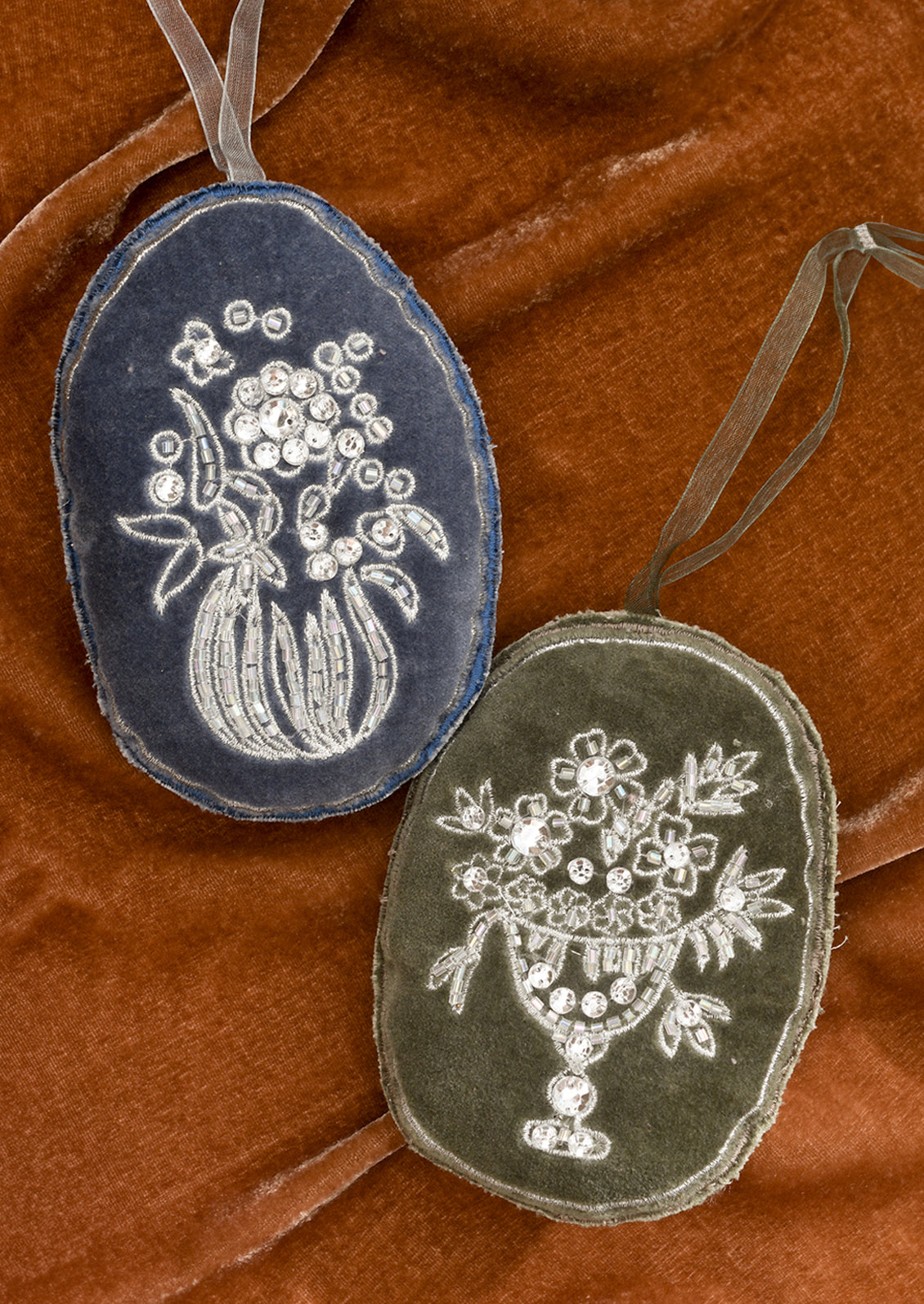 Flower Vase Velvet Ornament