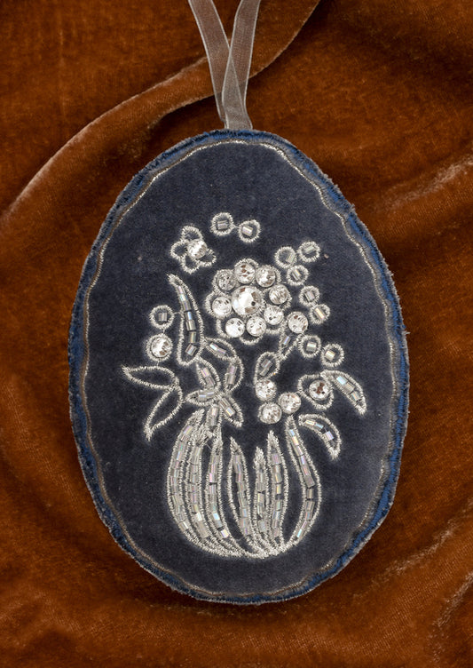 Flower Vase Velvet Ornament