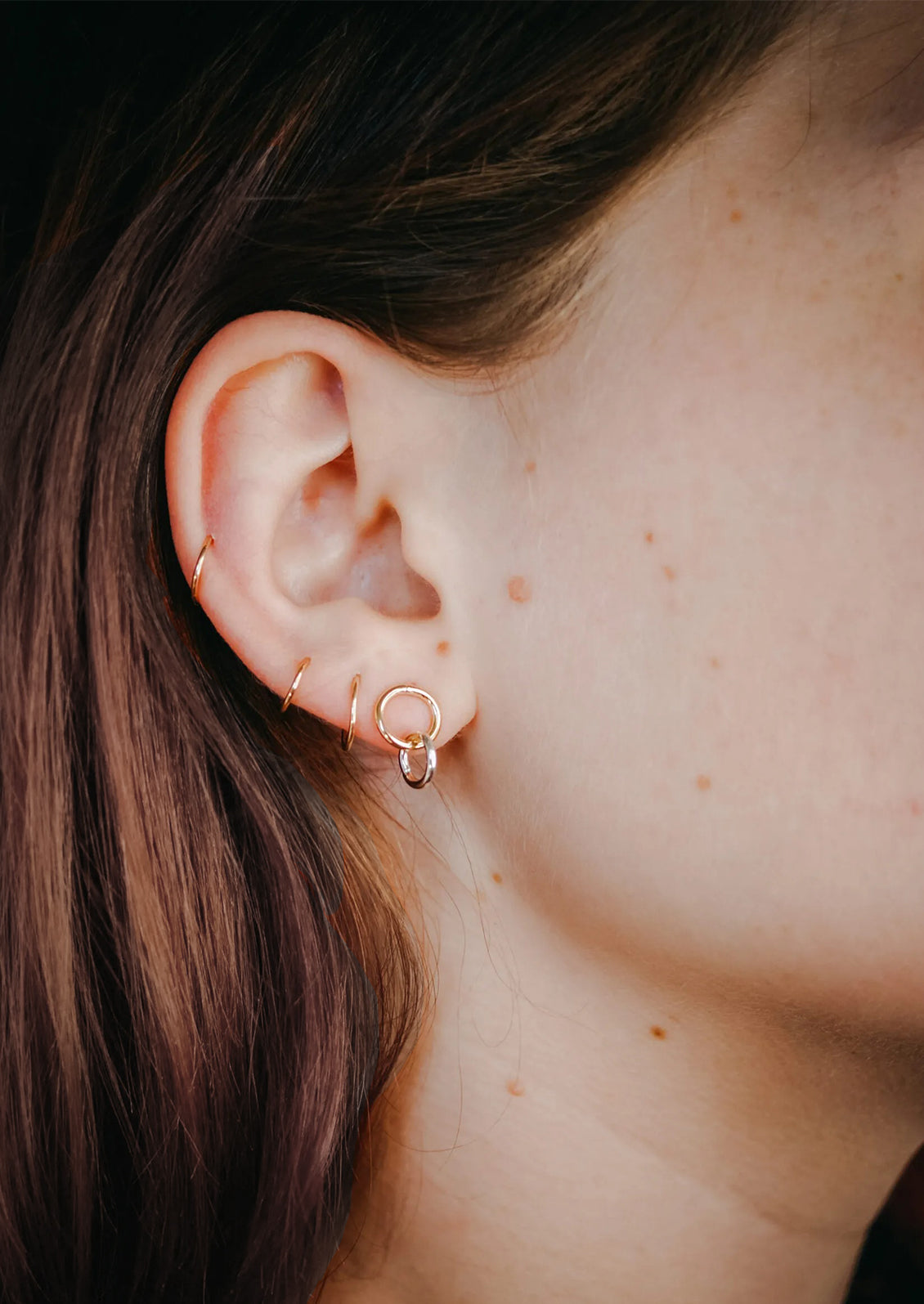 Linked Circle Stud Earrings
