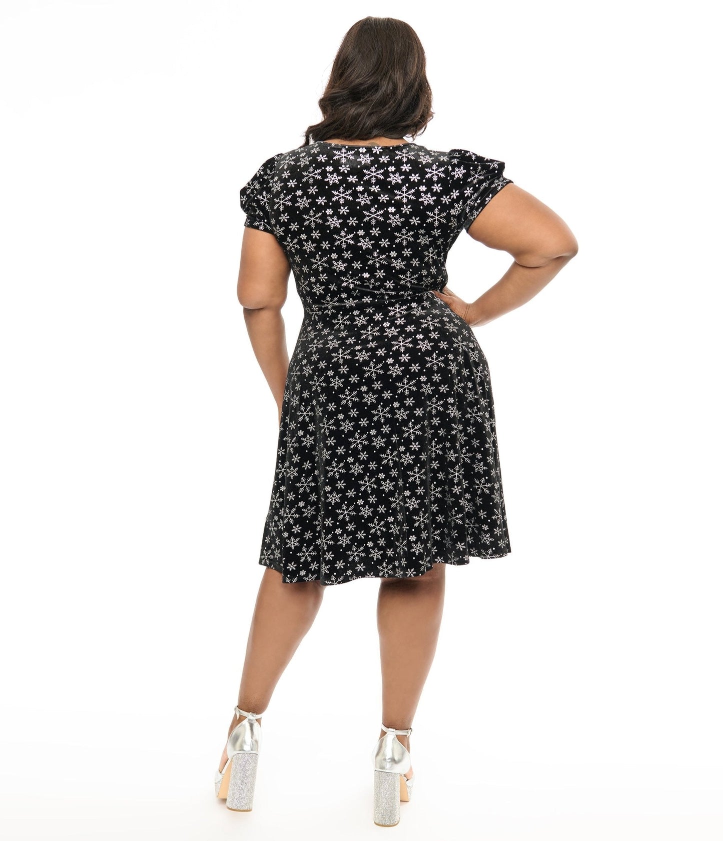 Hell Bunny Plus Size 1950s Black & Silver Metallic Snowflake Velvet Fit & Flare Dress