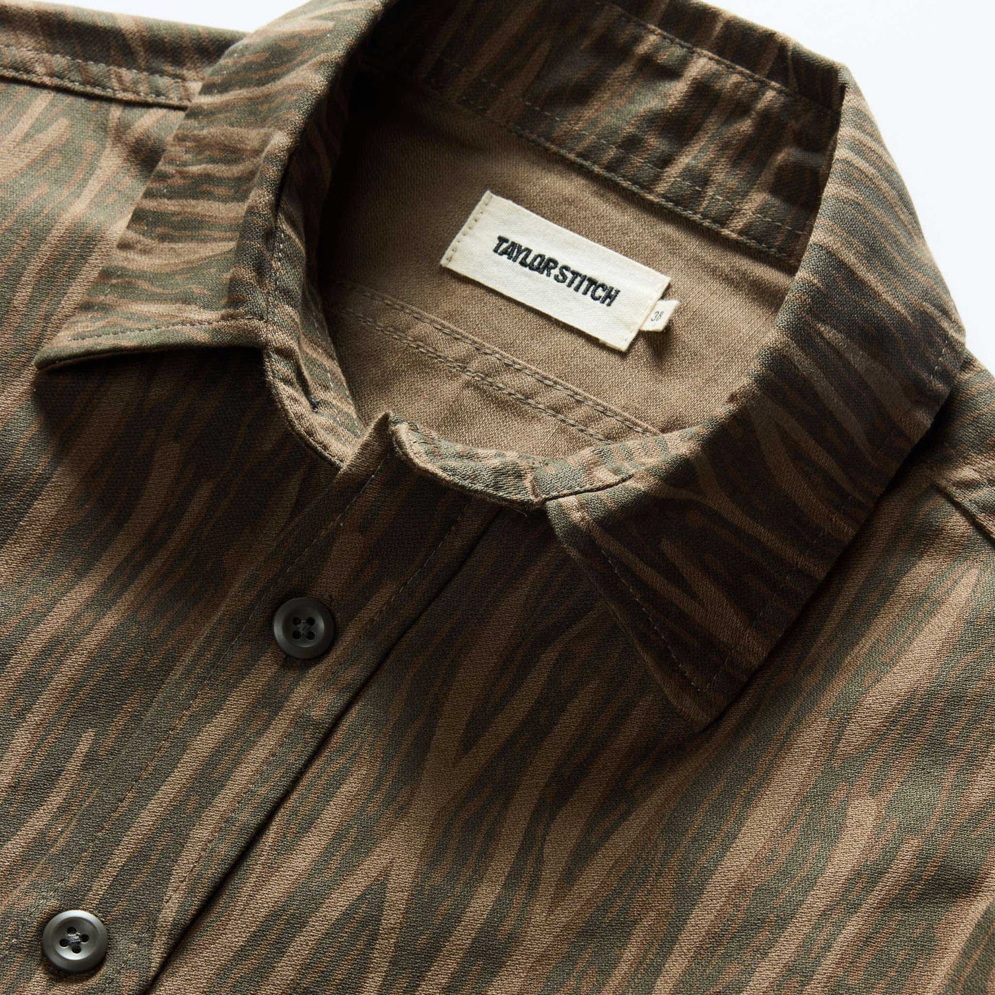 The Saddler Shirt in Bark Print Broken Twill
