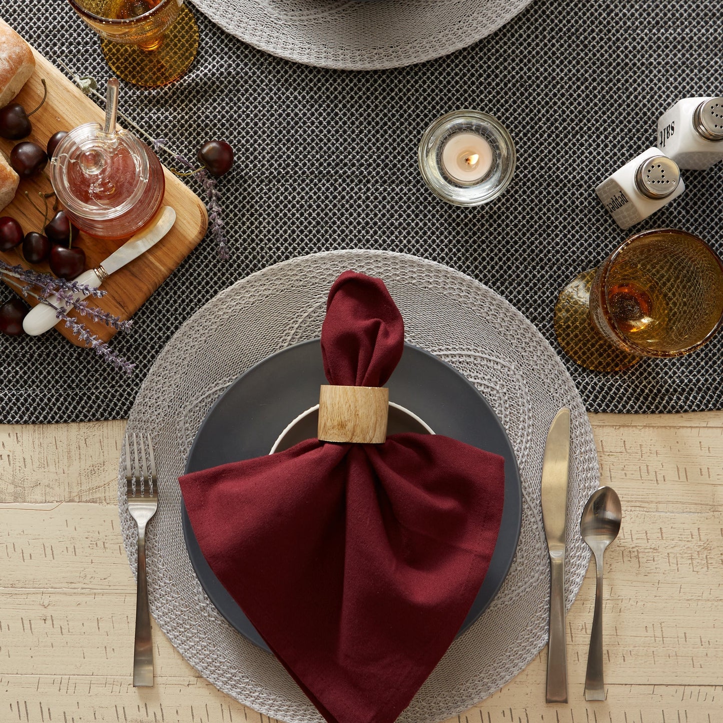 Light Gray Floral Pp Woven Round Placemats, Set Of 6