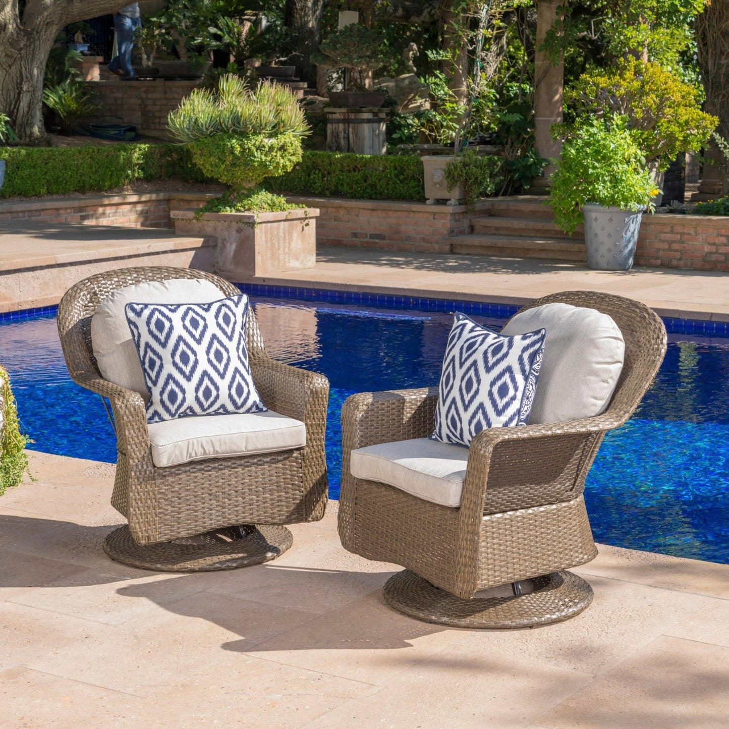 Luminous Outdoor Rattan Swivel Club Chair with Water-Resistant Cushion, Set of 2