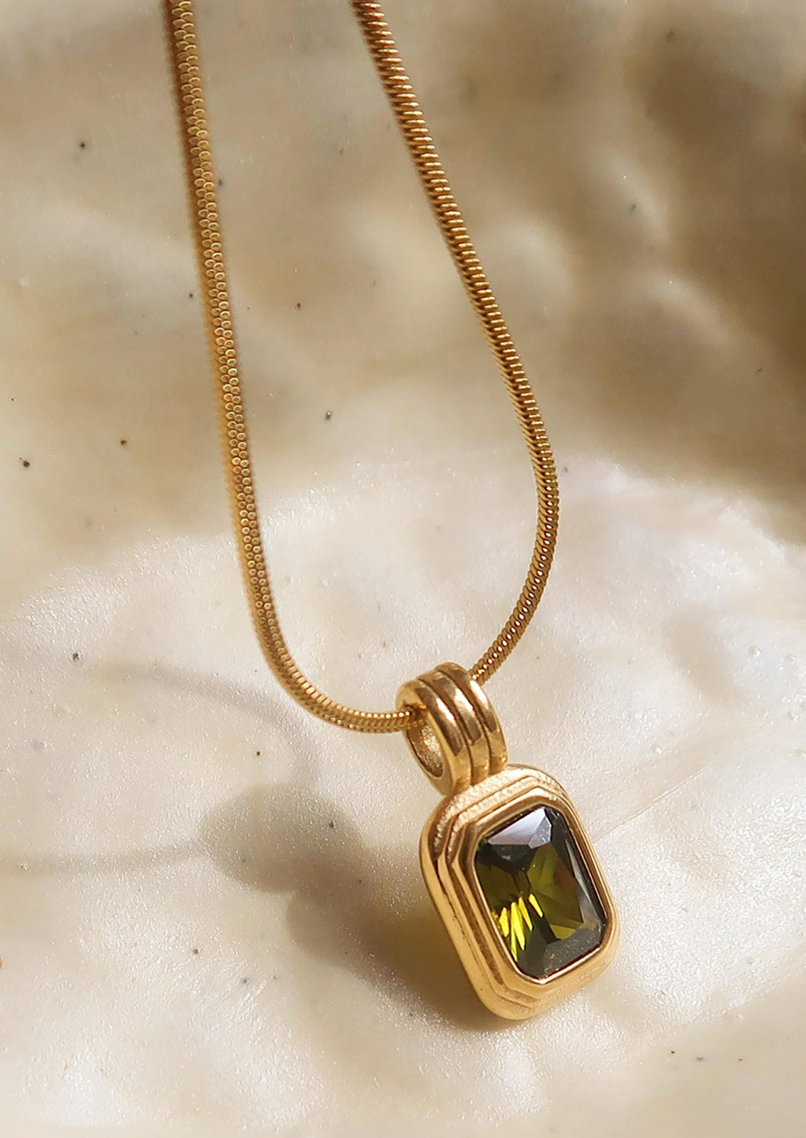 Maeve Pendant Necklace