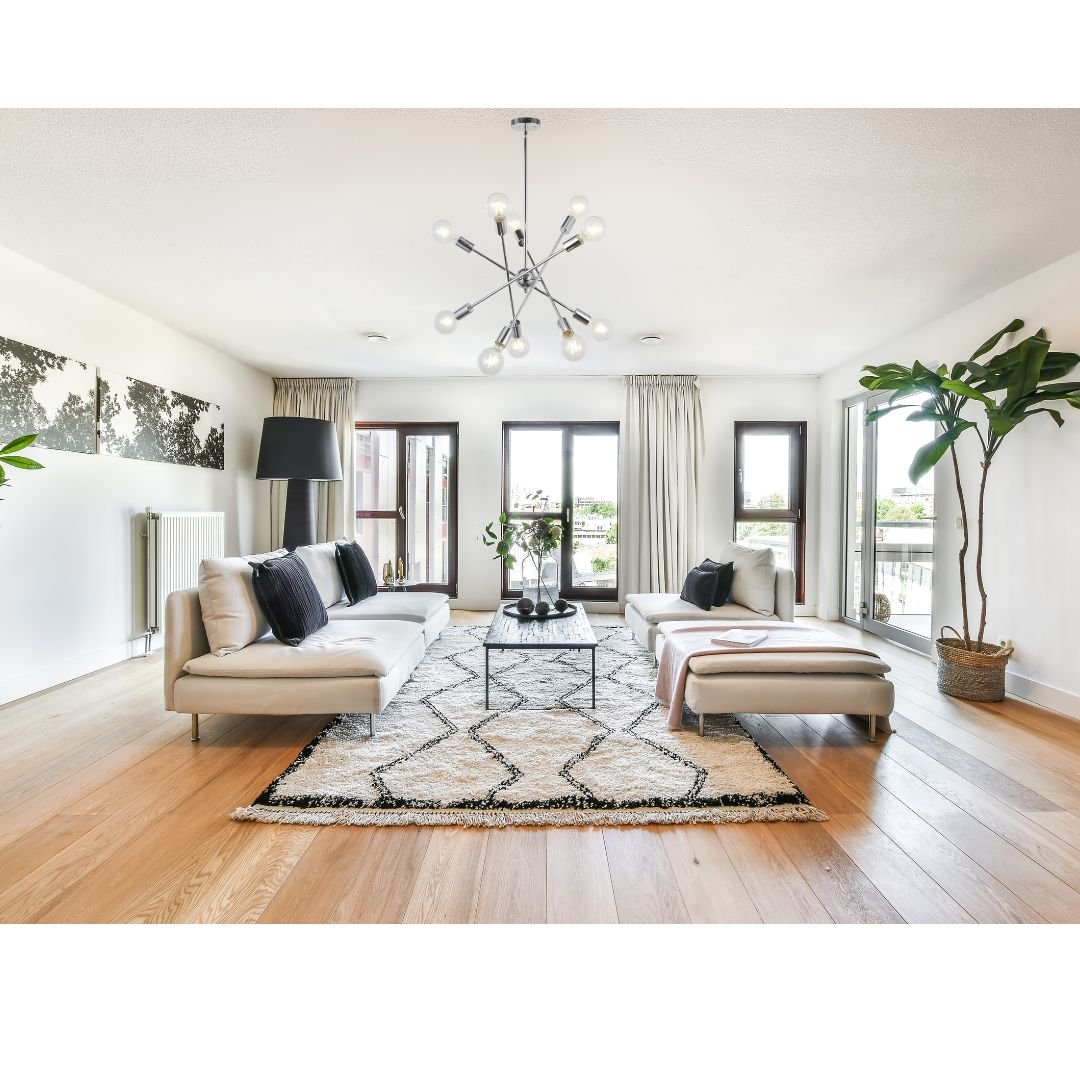 Oceanic 10-Light Modern Chandelier with Adjustable Arms