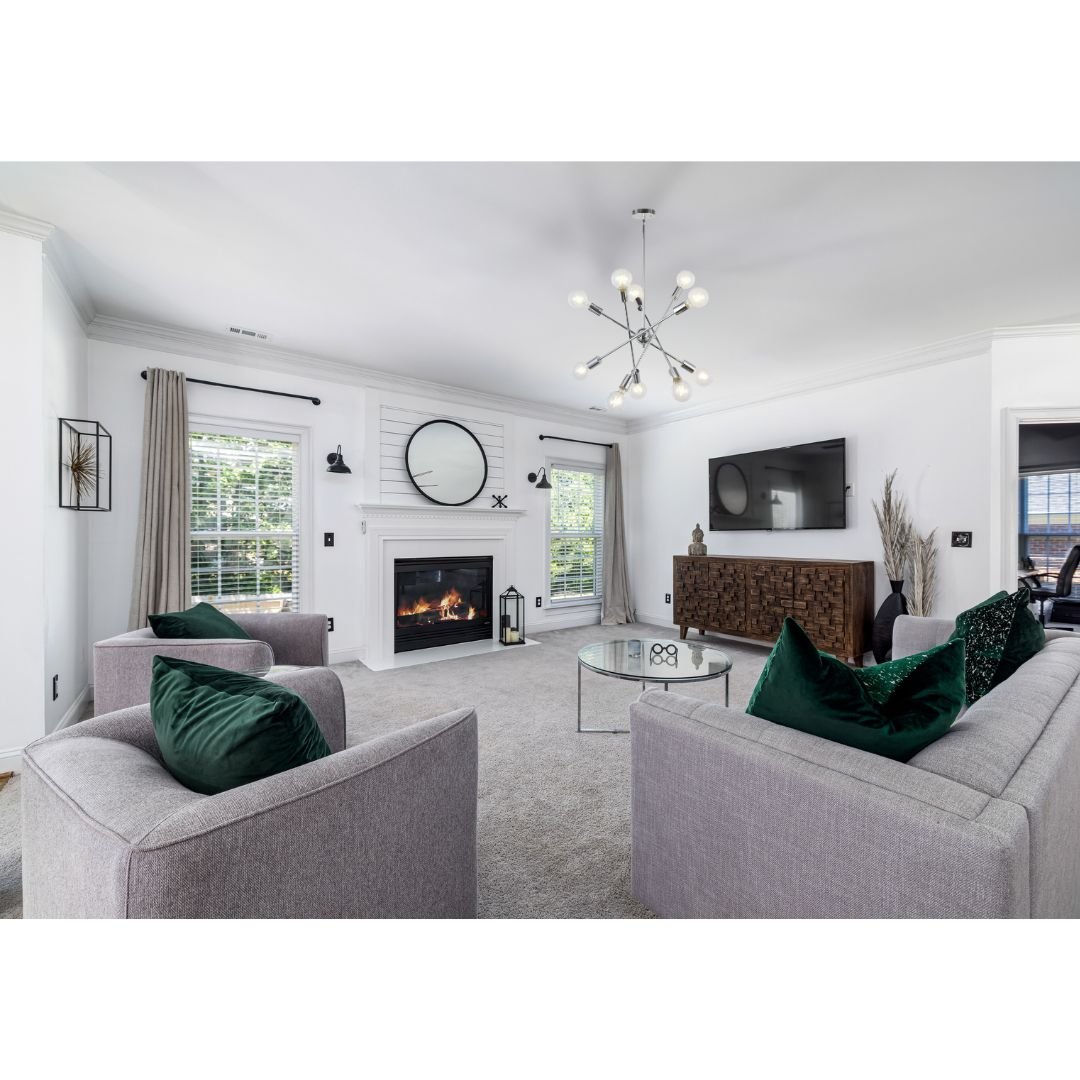 Oceanic 10-Light Modern Chandelier with Adjustable Arms