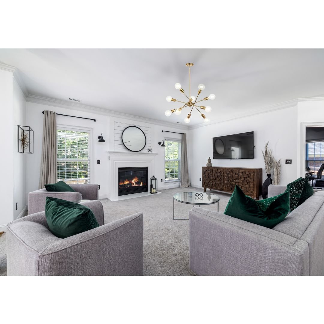 Oceanic 10-Light Modern Chandelier with Adjustable Arms