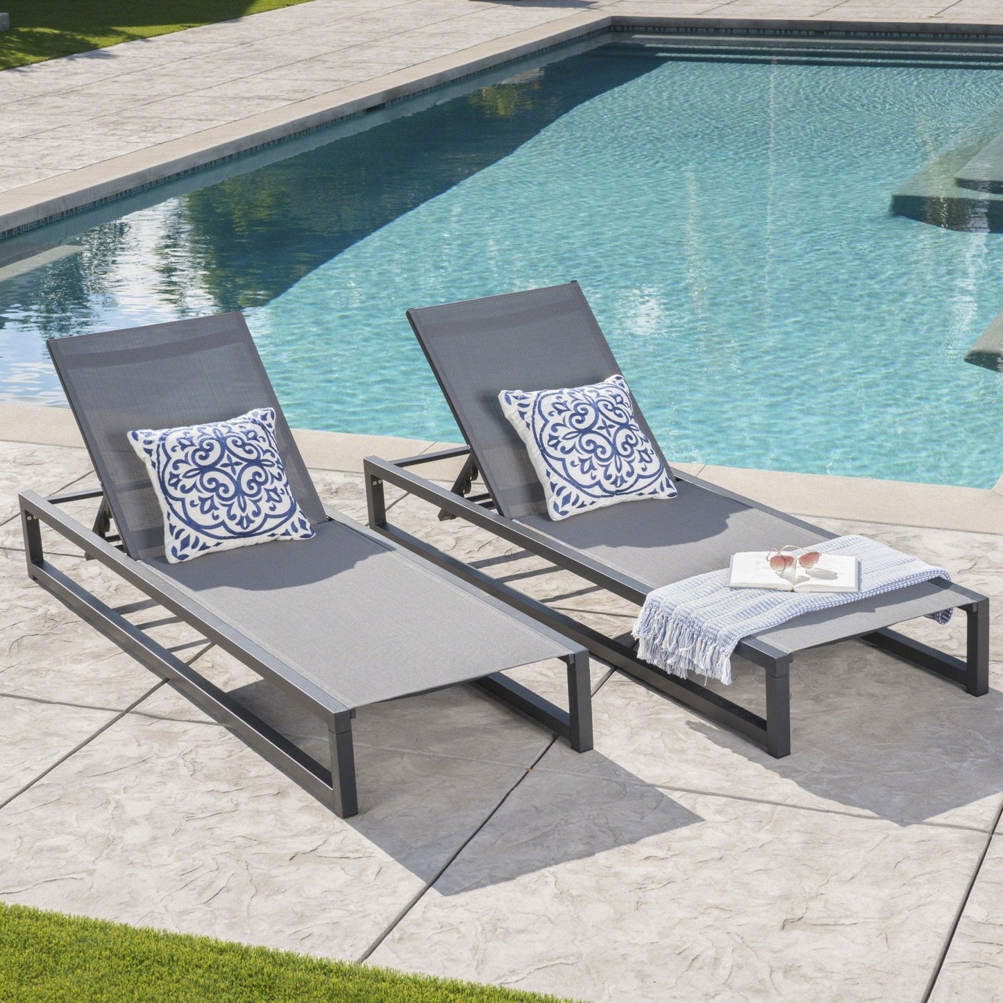 Outdoor Chaise Lounges with Breathable Mesh Seat and Sturdy Aluminum Frame, Set of 2
