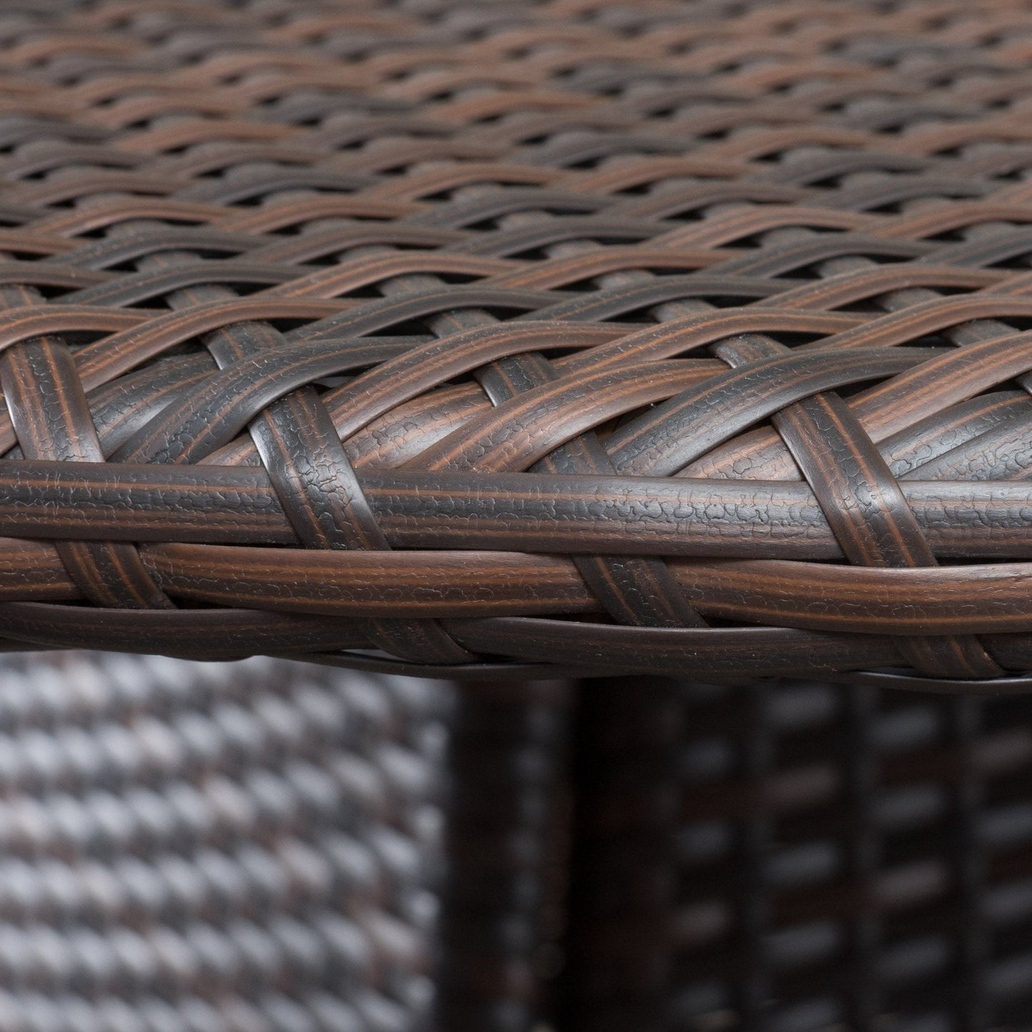 Outdoor Dining Table with Powder Coated Iron Frame and Round Top