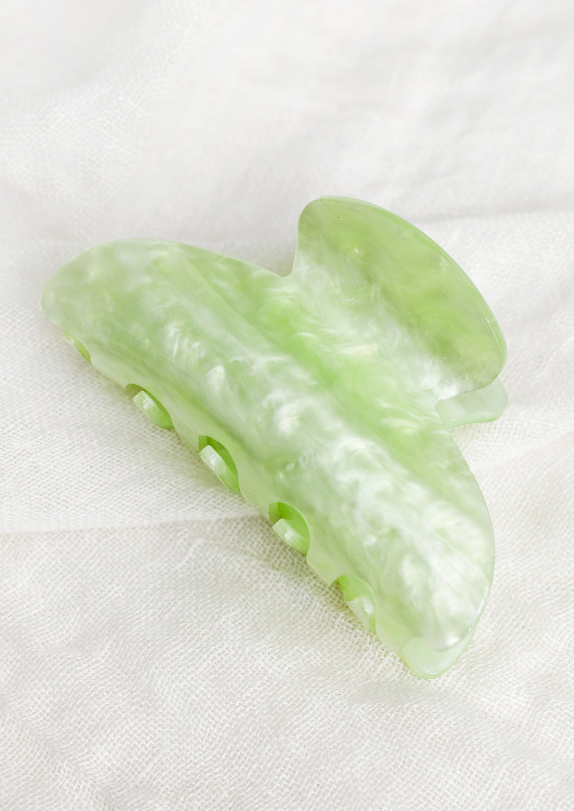 Pearlized Hair Claw
