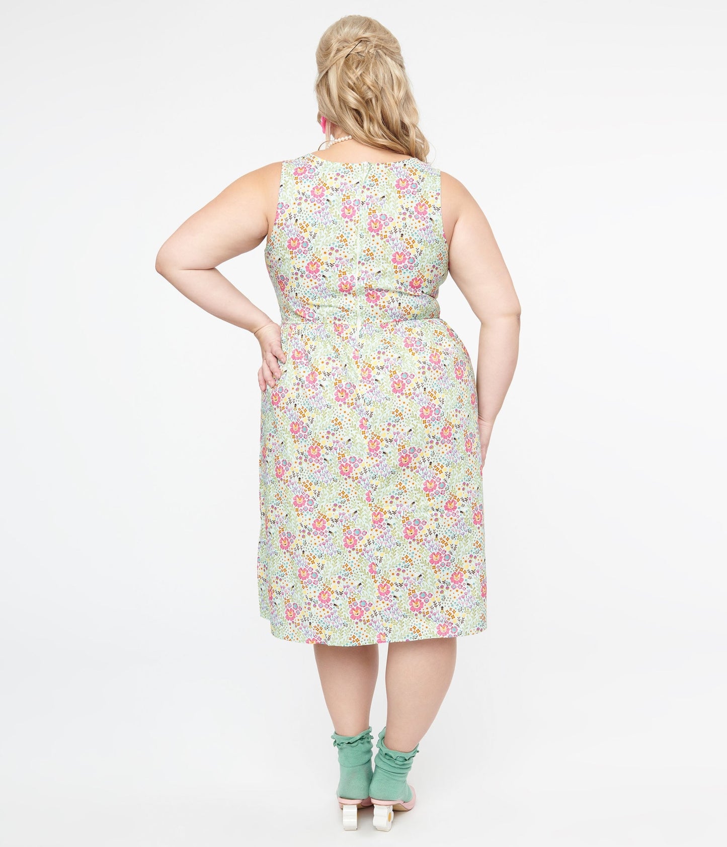Retrolicious Plus Size 1950s Green Floral Cat Print Fit & Flare Dress