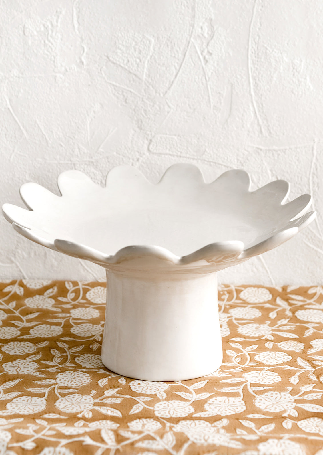 Serafin Ceramic Pedestal