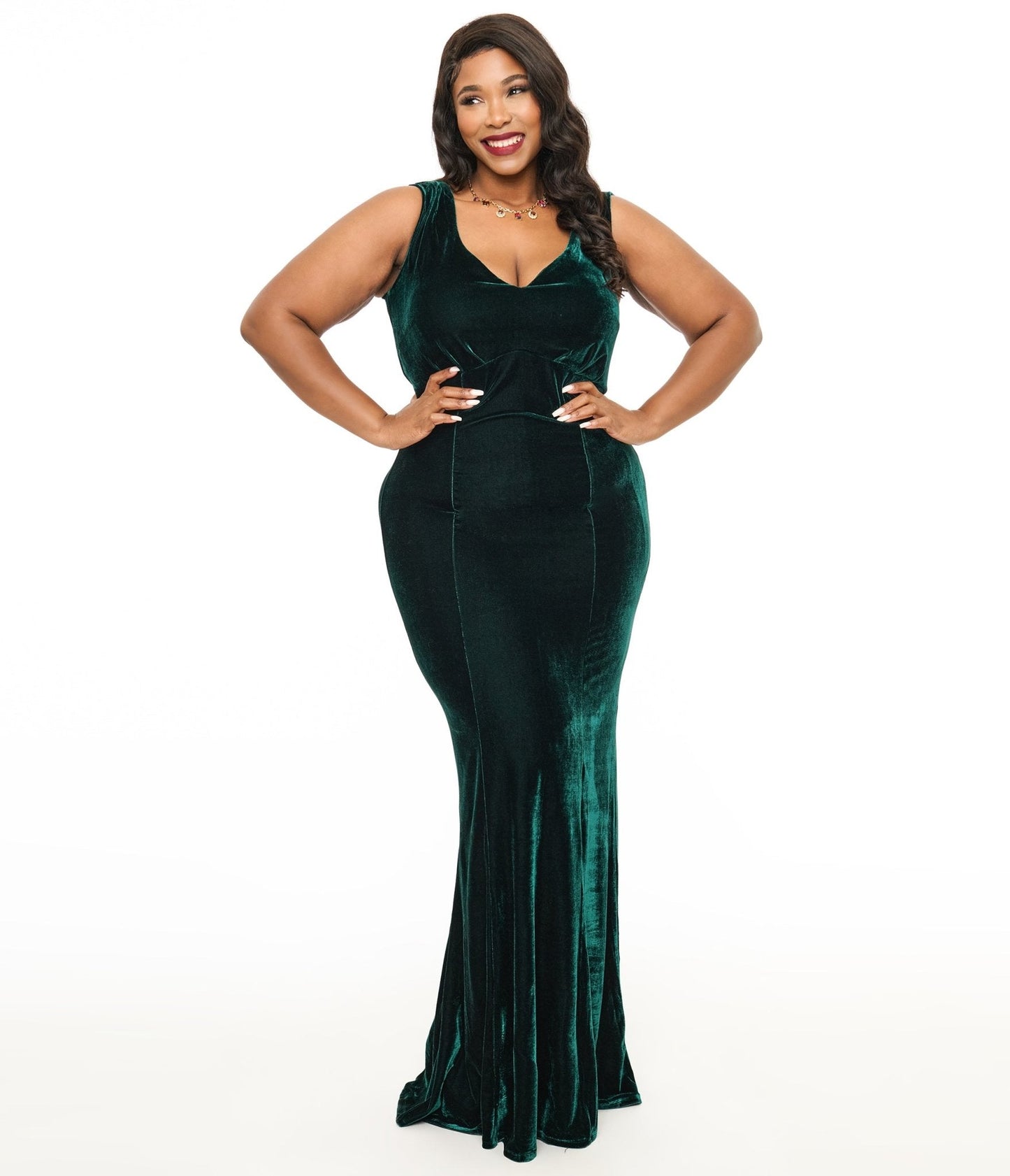 Unique Vintage Plus Size 1930s Emerald Green Velvet Goldwyn Gown