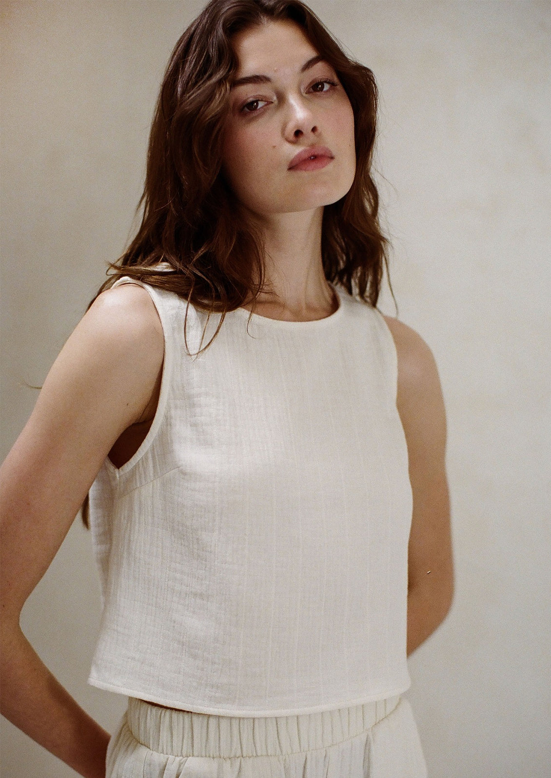 Vida Cropped Gauze Shell