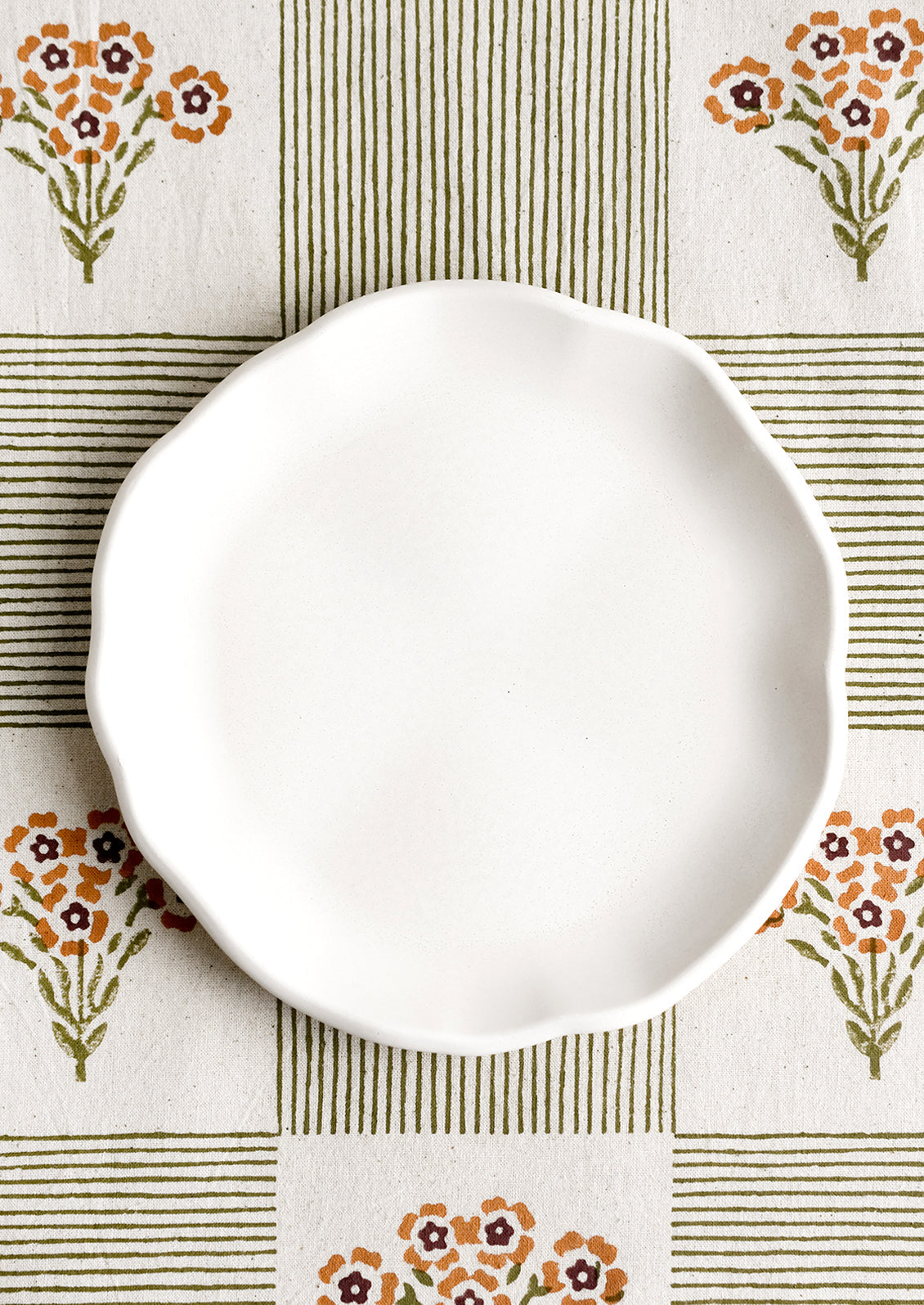 Wavy Edge Catchall Tray