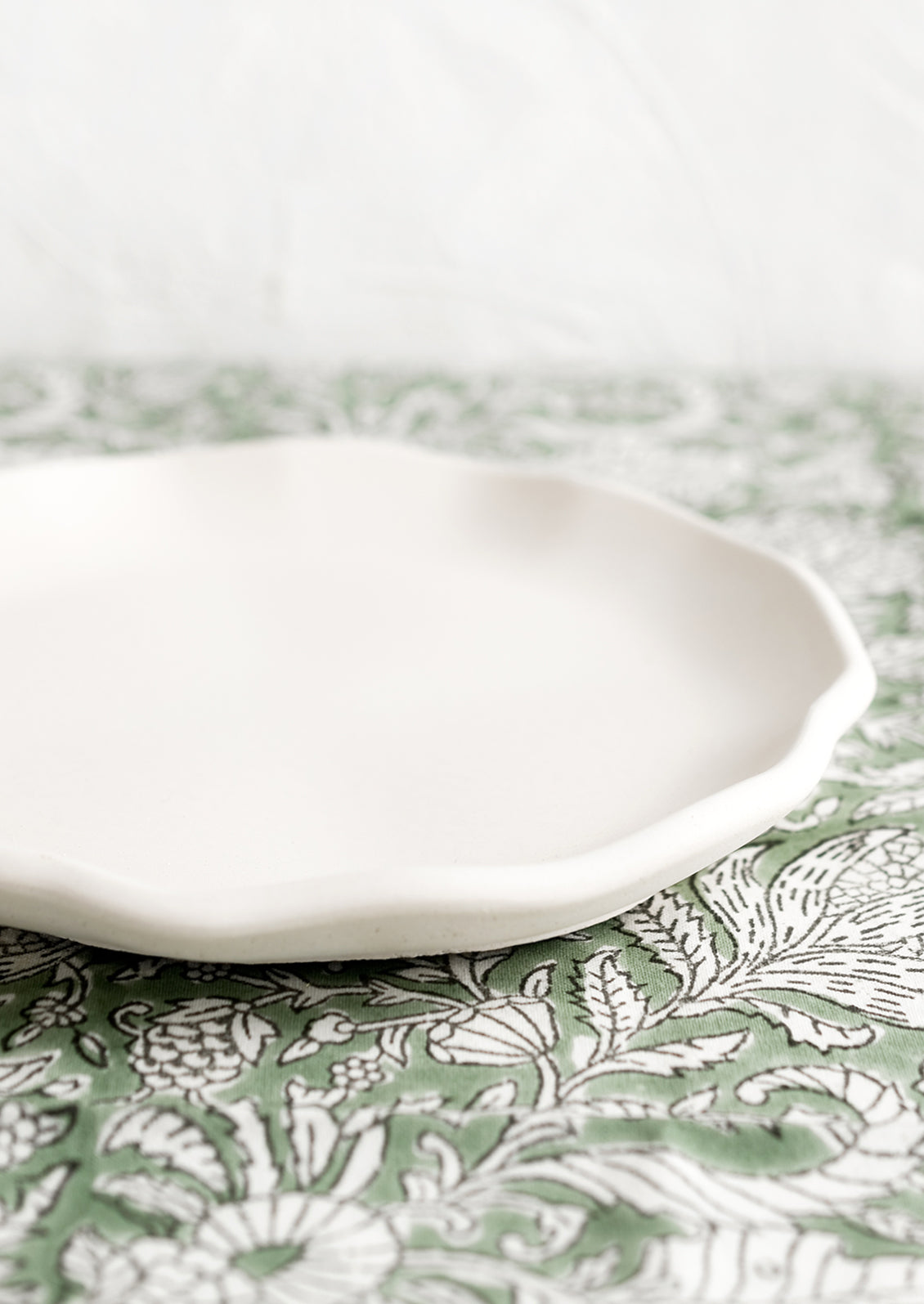 Wavy Edge Catchall Tray