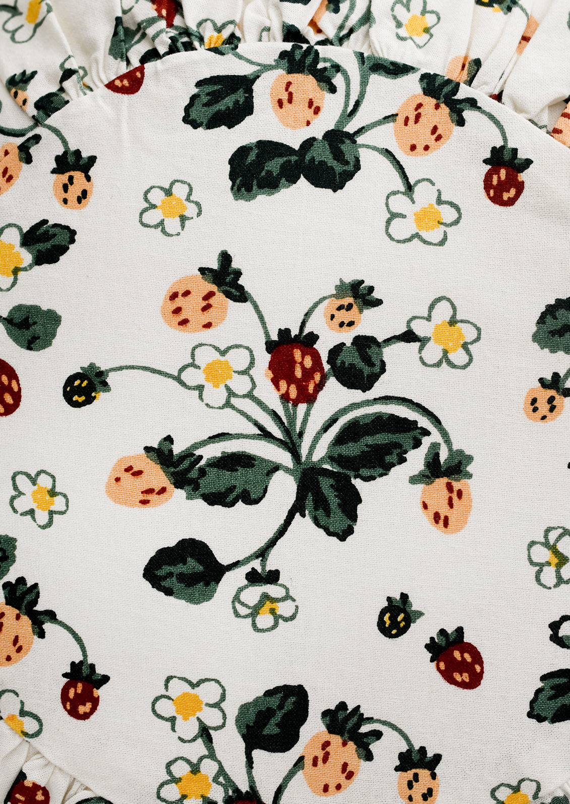 Wild Strawberry Round Pillow
