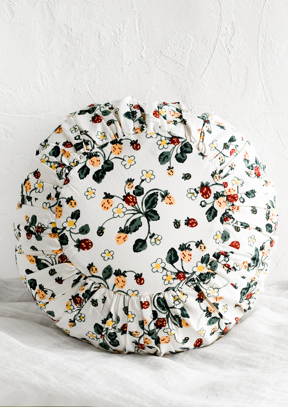 Wild Strawberry Round Pillow